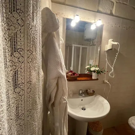 Nina Suite's Guest house *